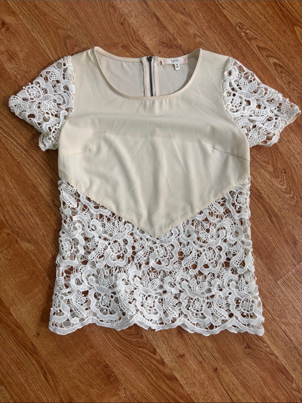 ezra Cream Lace Paneled Short Sleeve Blouse